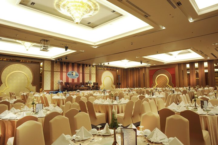 Ballroom/Hall 80 of 91