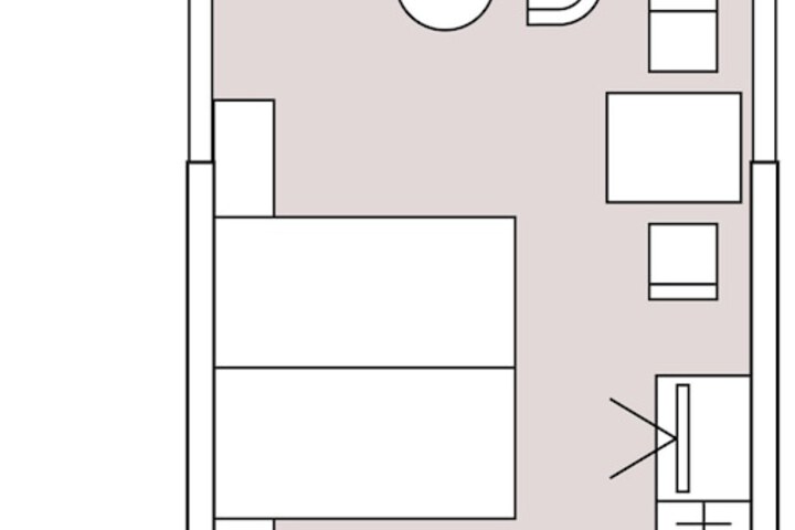 Room 33 of 106