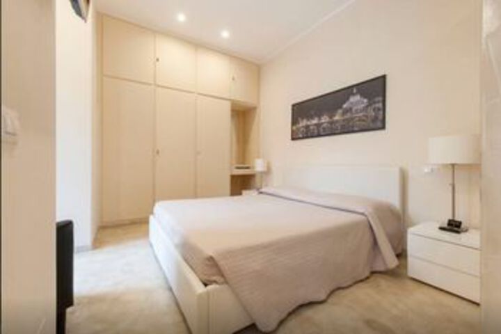 Room 8 of 28