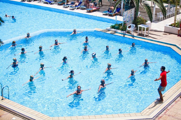 Hotel Pool