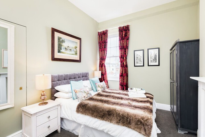 Room 72 of 261