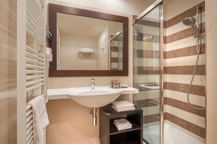 Clean Restrooms