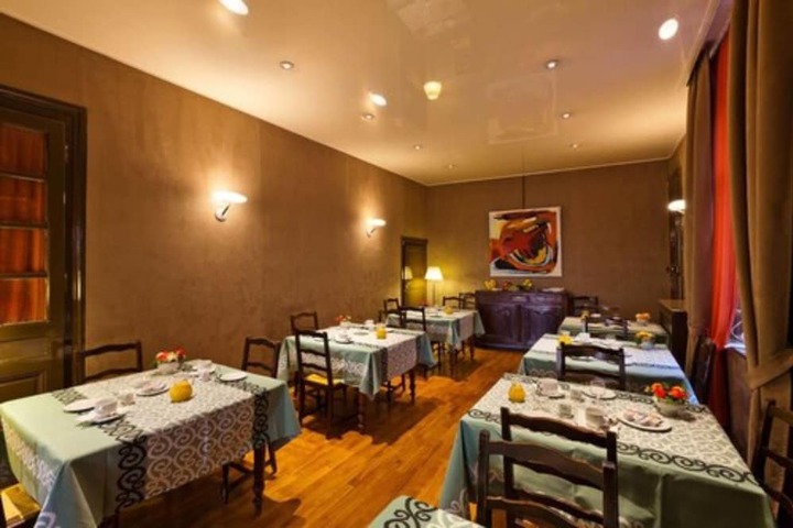 Breakfast area