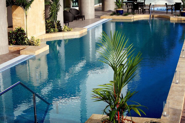 Pool Hotel