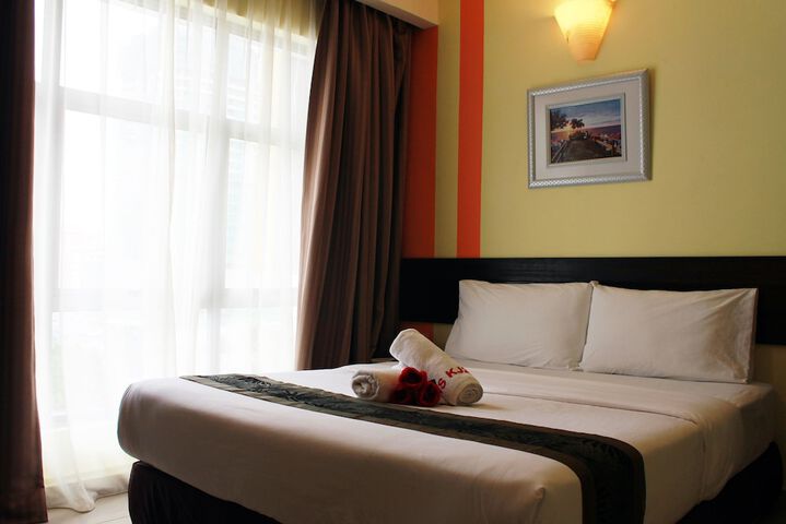 Room 7 of 33