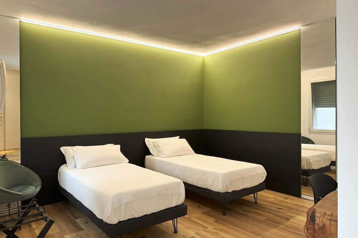 Room 14 of 36