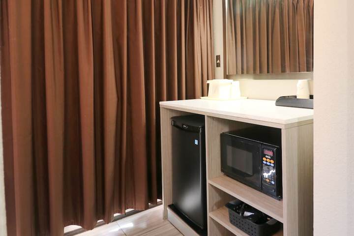 Mini-refrigerator