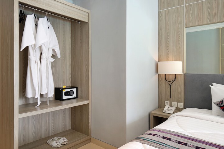 Room 6 of 39