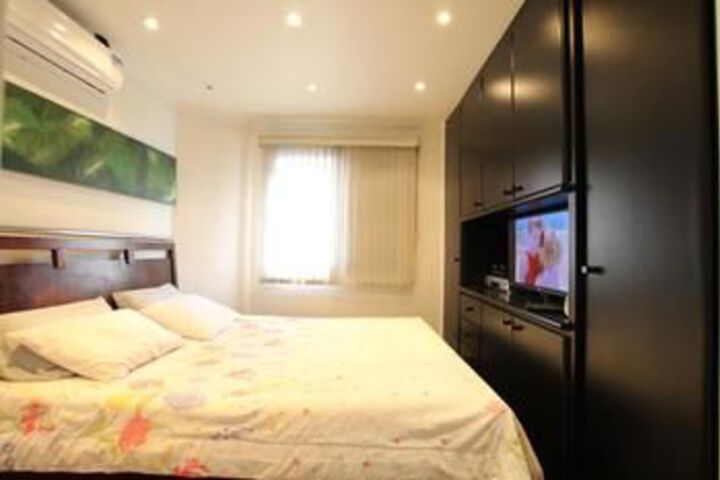 Room 6 of 24