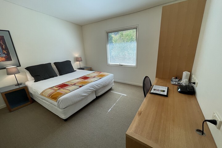 Room 9 of 40
