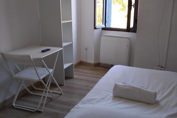 Room 6 of 26