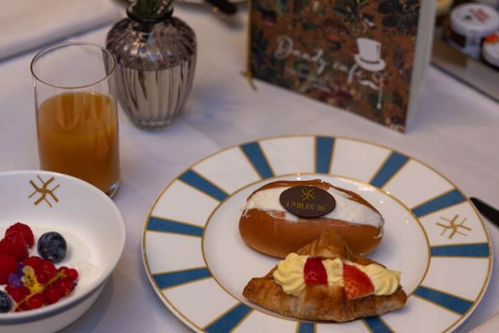 Breakfast/Coffee Service 112 of 131