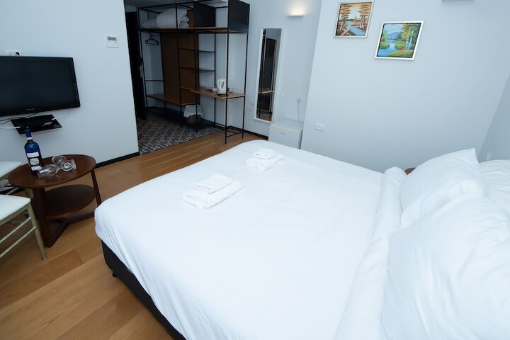 Room 43 of 123