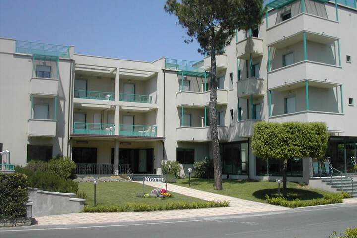 Hotel 40 of 45