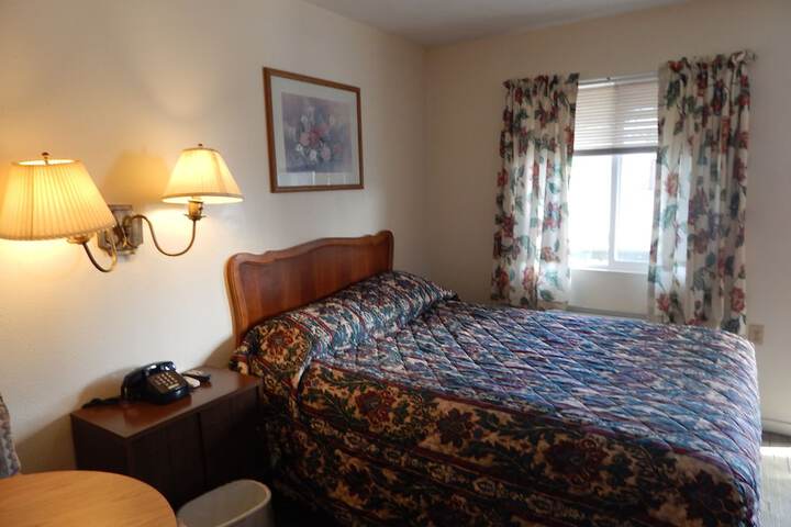 Room 4 of 35