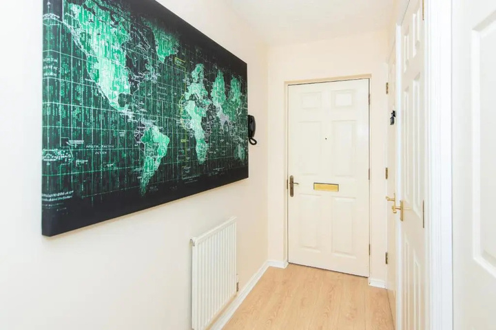 Escape The Matrix - 2 Bed Flat in City Centre