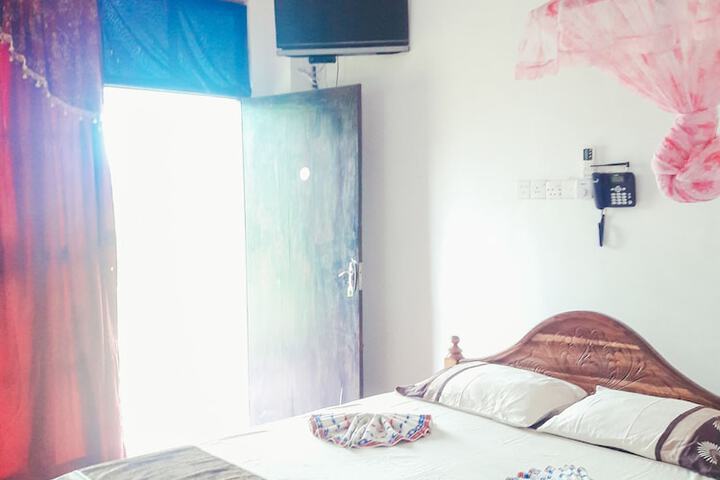 Room 2 of 2