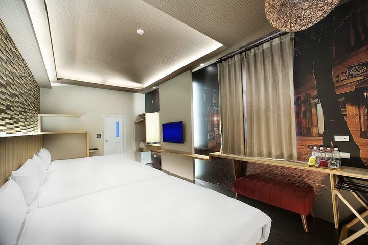 Room 20 of 38