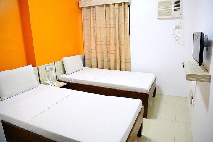 Room 15 of 39