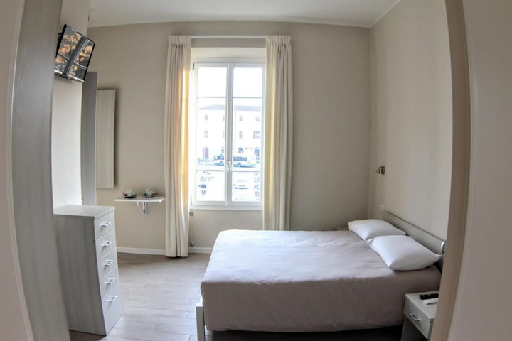 Room 18 of 48