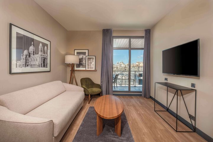 Room 28 of 106