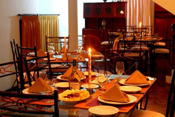 Dining 22 of 40