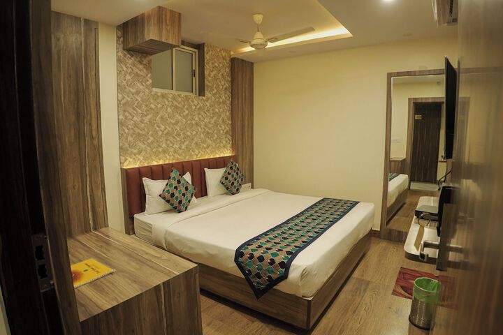 Room 17 of 35