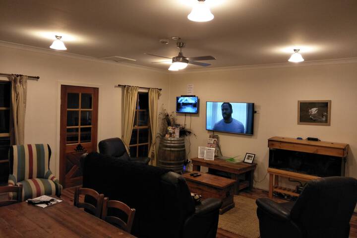 Room 2 of 36