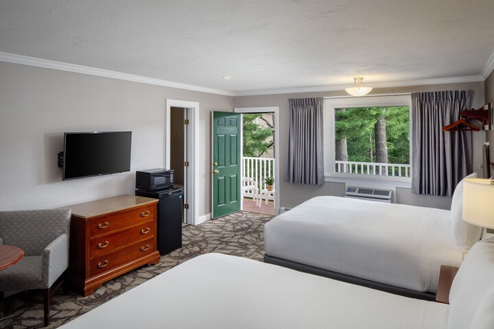2 Queen Beds (4 of 12)