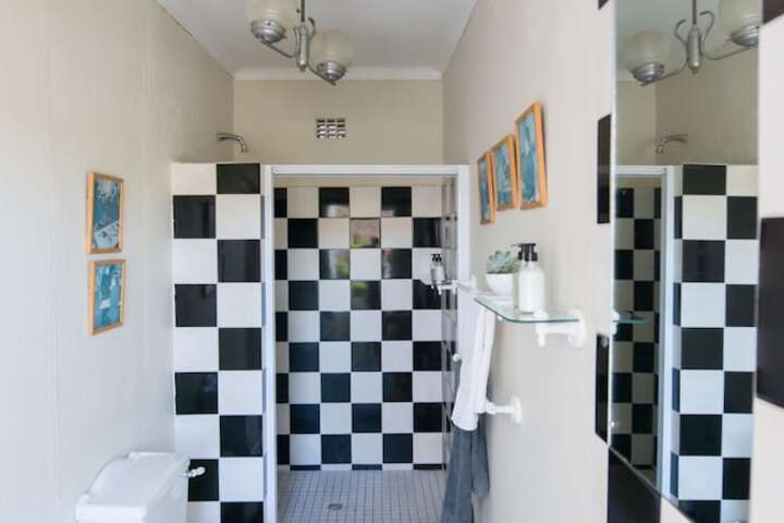 Room 21 of 37