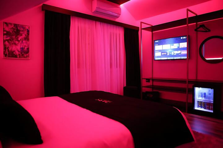 Room 9 of 35