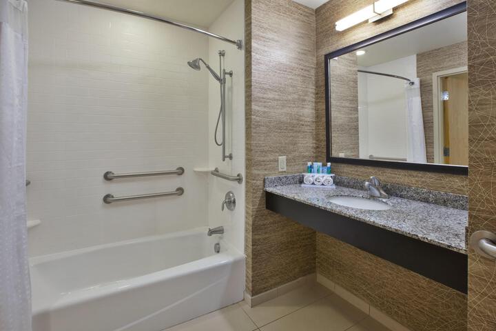2 Double Beds (3 of 3)