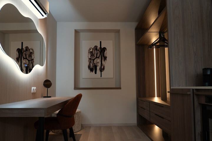 Room 37 of 165