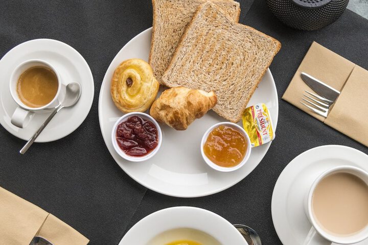Breakfast/Coffee Service 88 of 108