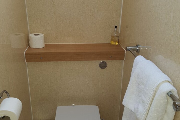 Room 62 of 108