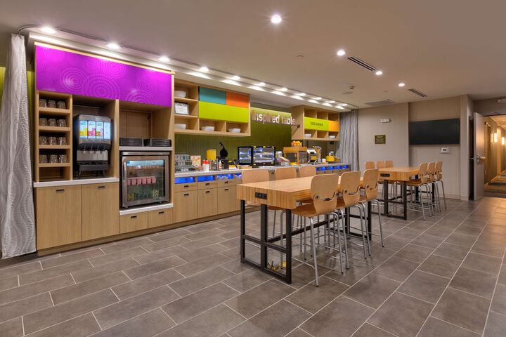 Breakfast/Coffee Service 26 of 32