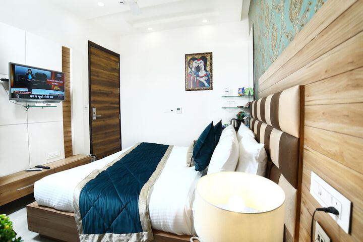 Room 14 of 53