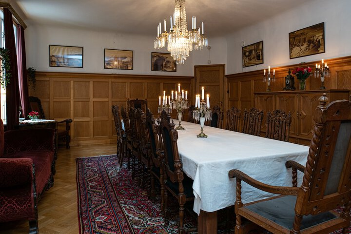 Dining 11 of 16