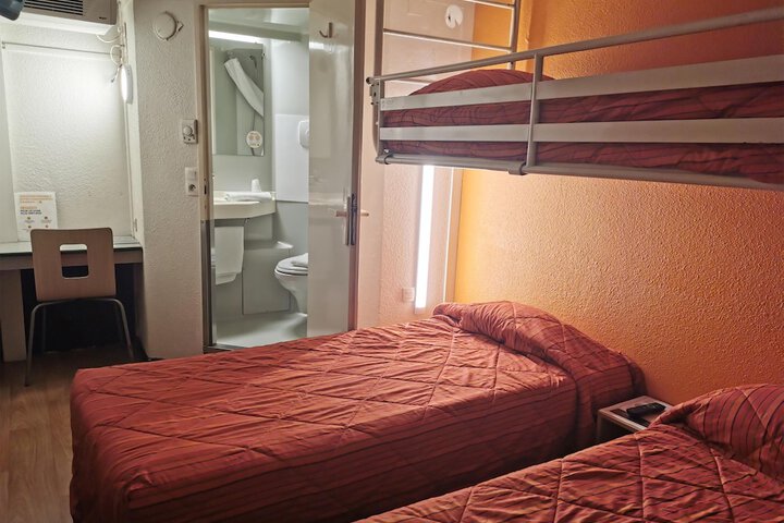 Room 26 of 48