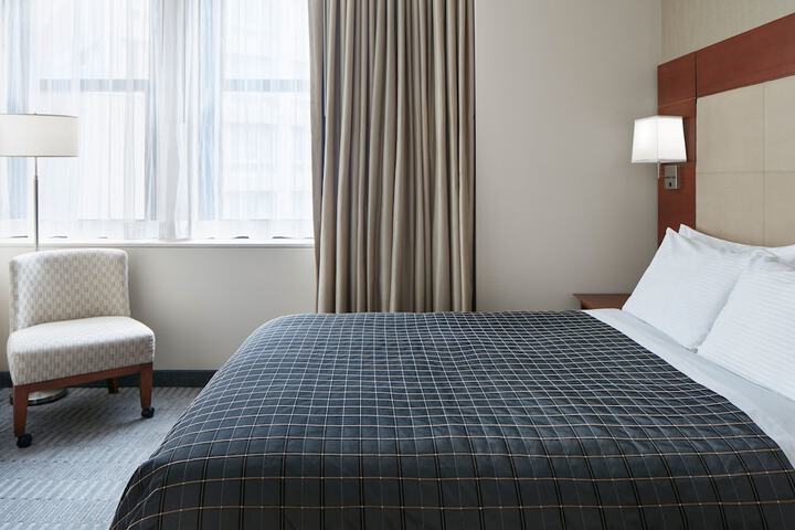Classic Queen Bed (2 of 29)
