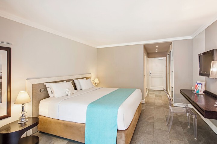 Room 10 of 64