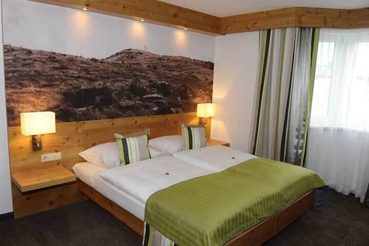 Room 9 of 31
