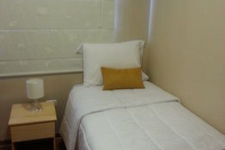 Room 10 of 32