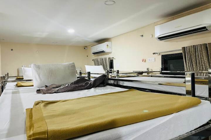 Room 15 of 29