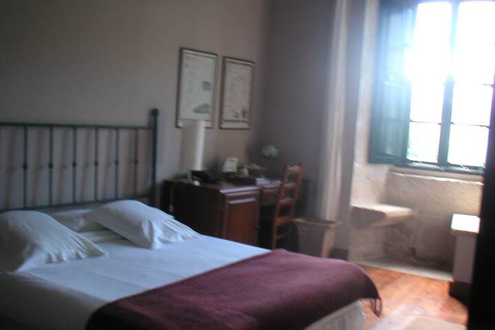 Room 5 of 31