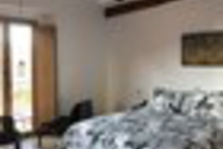 Room 32 of 162