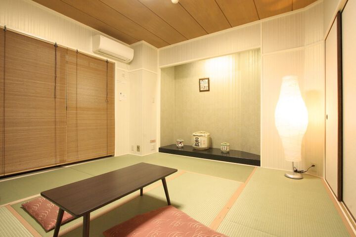 Room 27 of 62