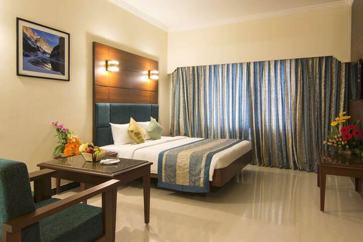 Room 4 of 38