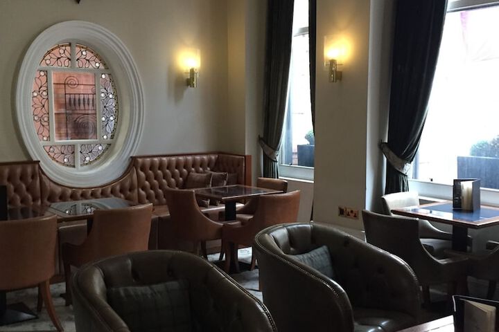 Lounge 66 of 82
