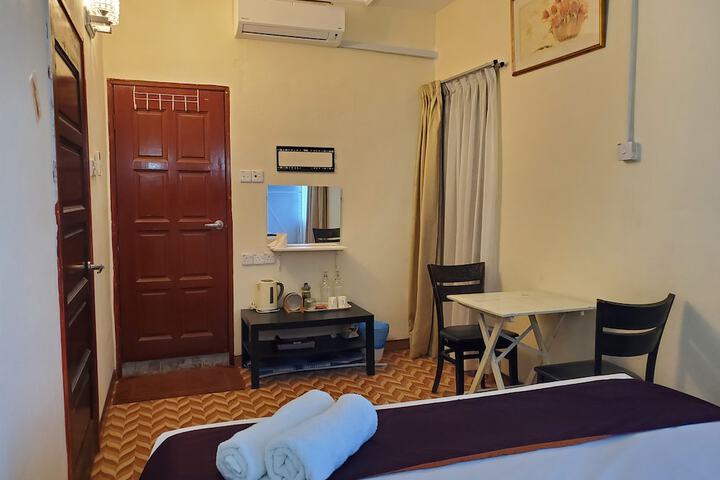 Room 13 of 31
